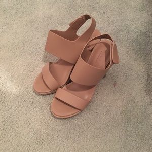Charles David Tan Wedges